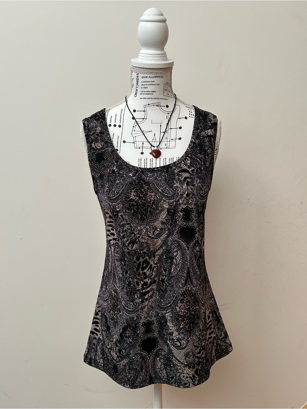 Reitmans Black and Brown Paisley Scoop Neck Tank